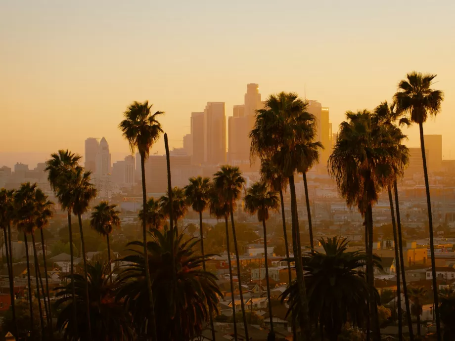 Betiltja az újra nem tölthető e-cigiket Kalifornia állam