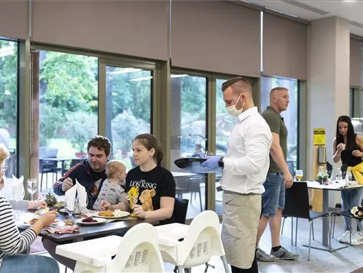 Hétfőtől új szabályok vannak Budapesten (is)